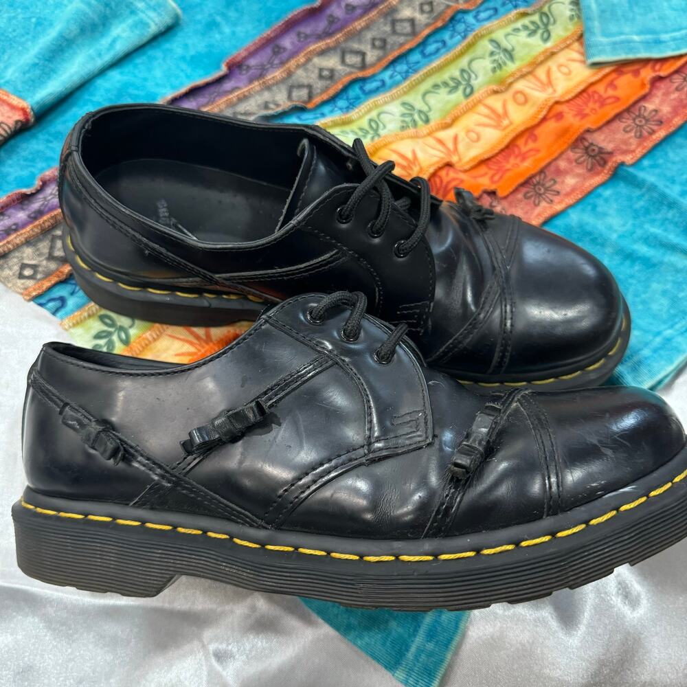 Women's Black Dr. Martens Size 10 Leather Oxford boots with bows
